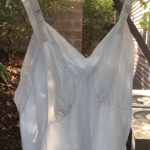 Vintage 1960’s 1970’s Lorraine full slip lingerie size 38 medium - Picture 2 of 7